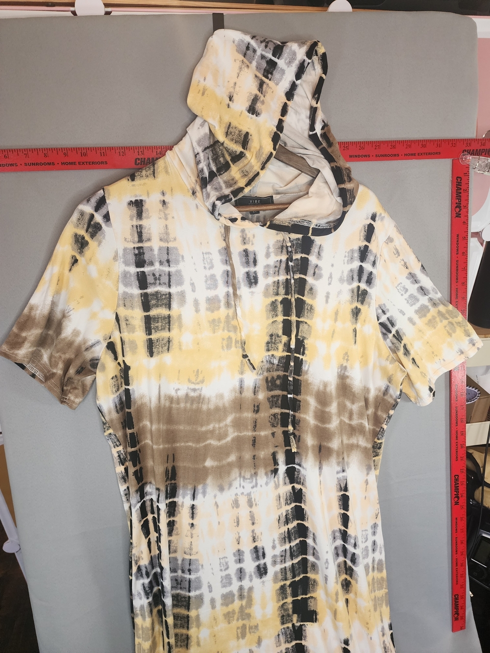Vibe Tie-Dye Hooded Short Sleeve Dress in Yellow, Brown & Black